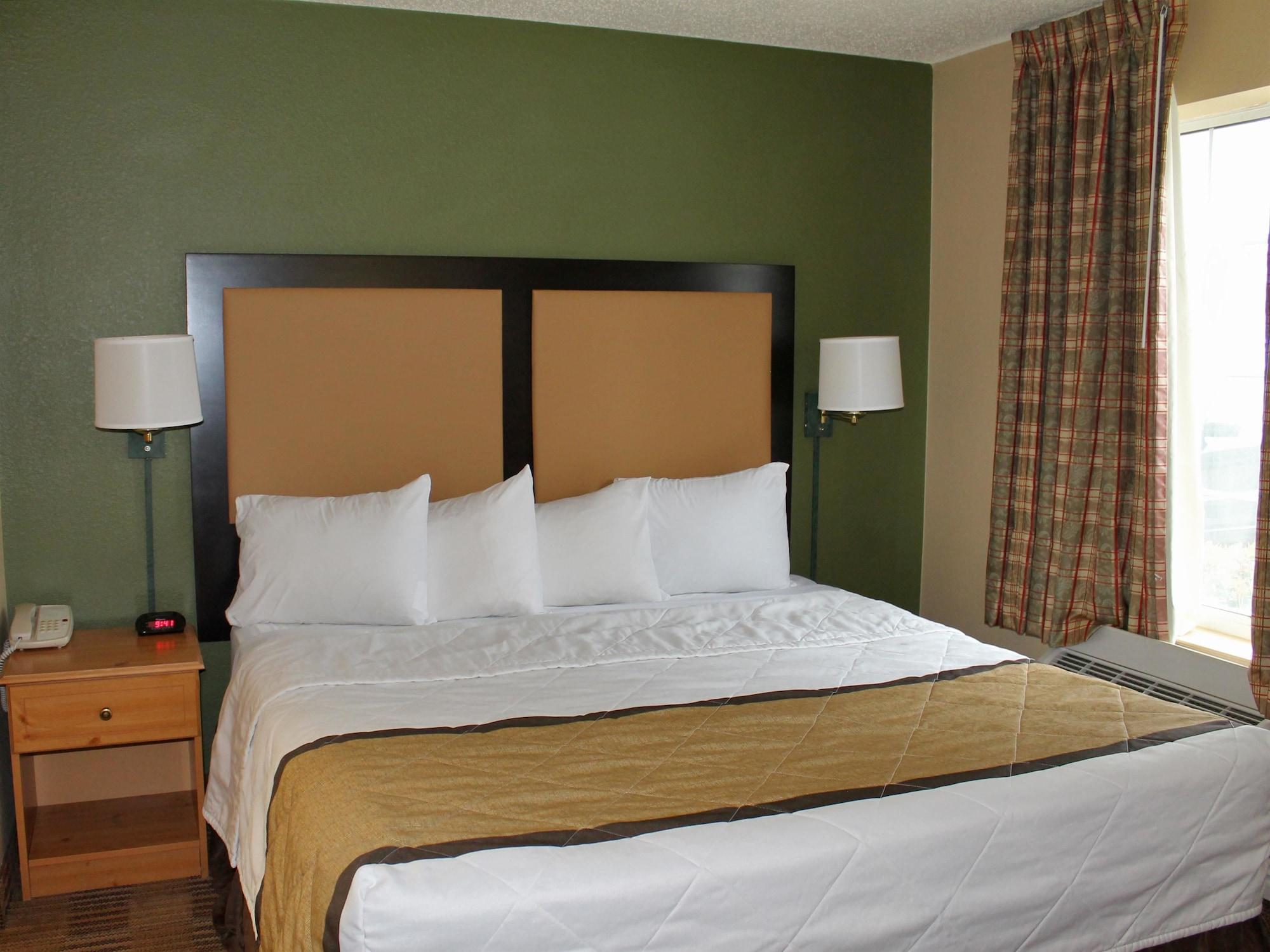 Extended Stay America Select Suites - Chicago - Naperville - East Exterior photo