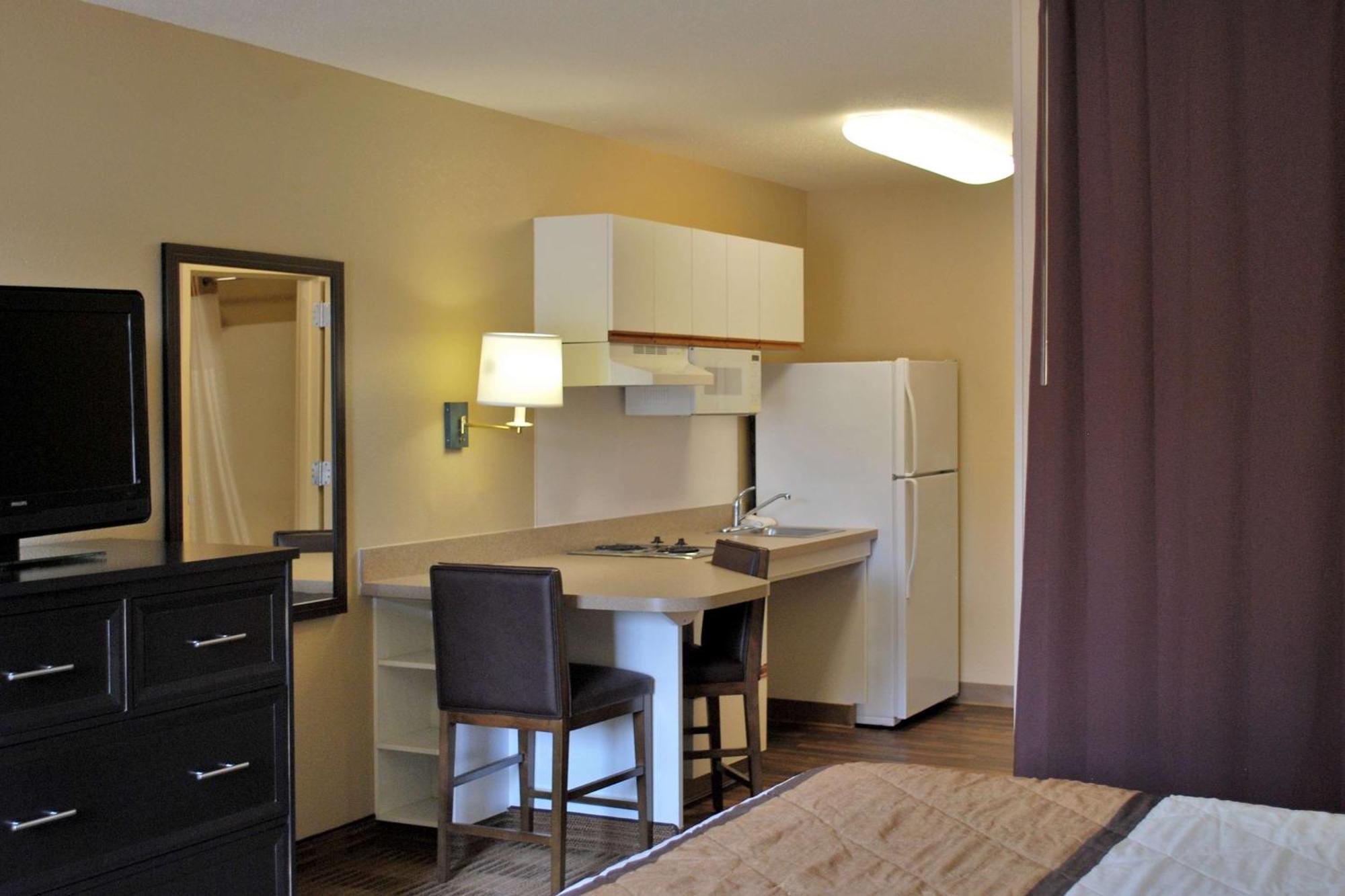 Extended Stay America Select Suites - Chicago - Naperville - East Exterior photo