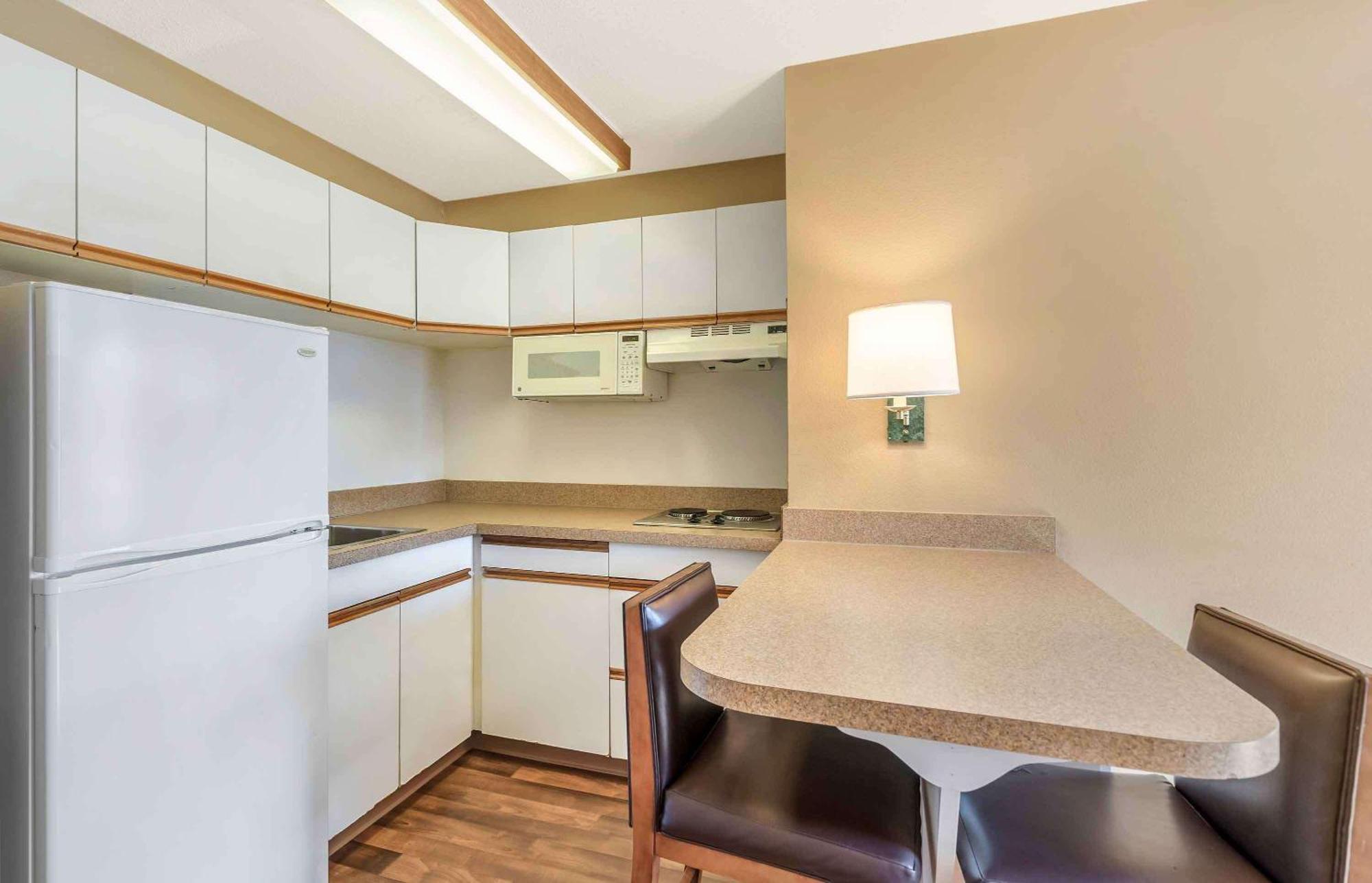Extended Stay America Select Suites - Chicago - Naperville - East Exterior photo