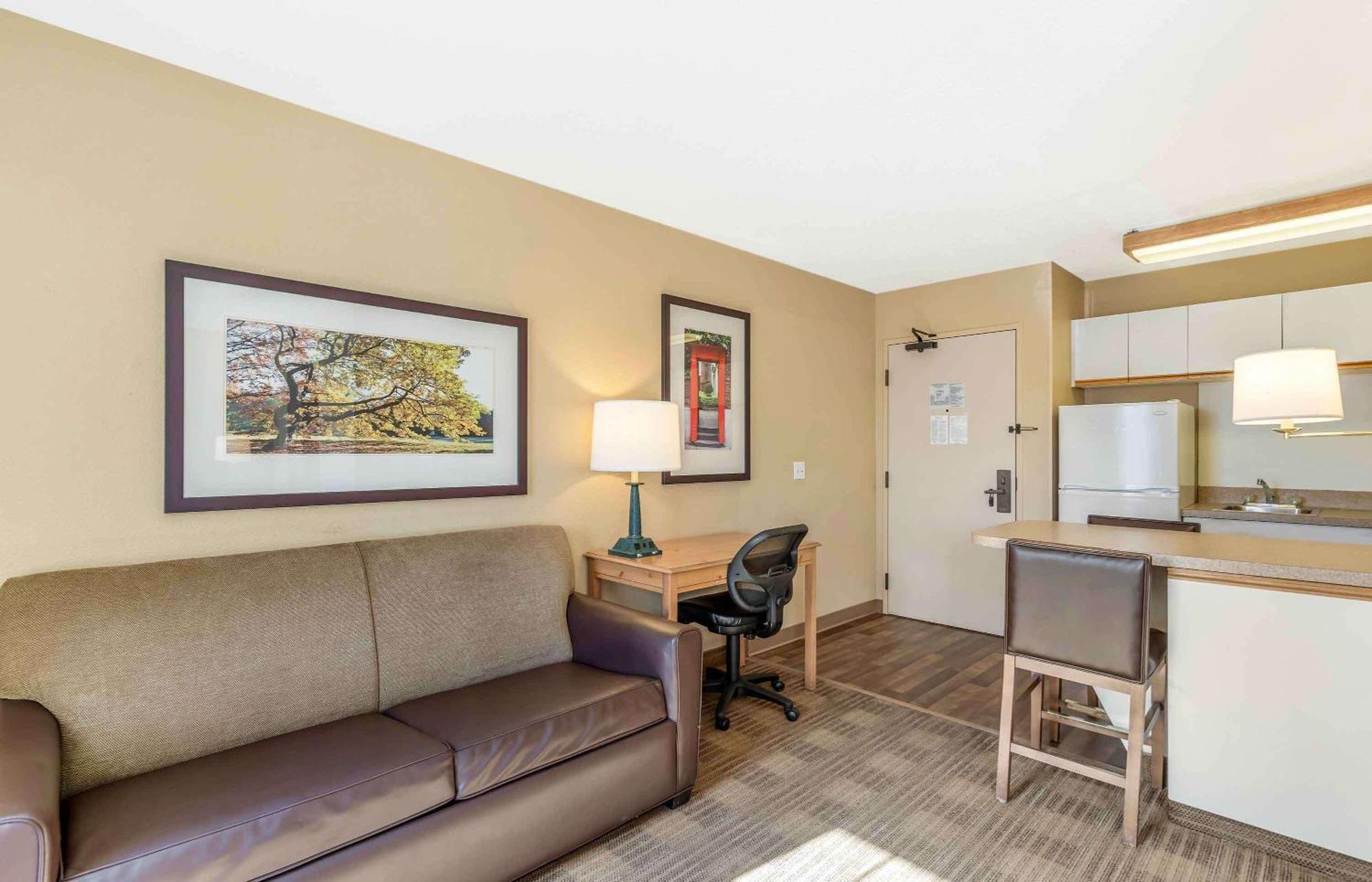 Extended Stay America Select Suites - Chicago - Naperville - East Exterior photo