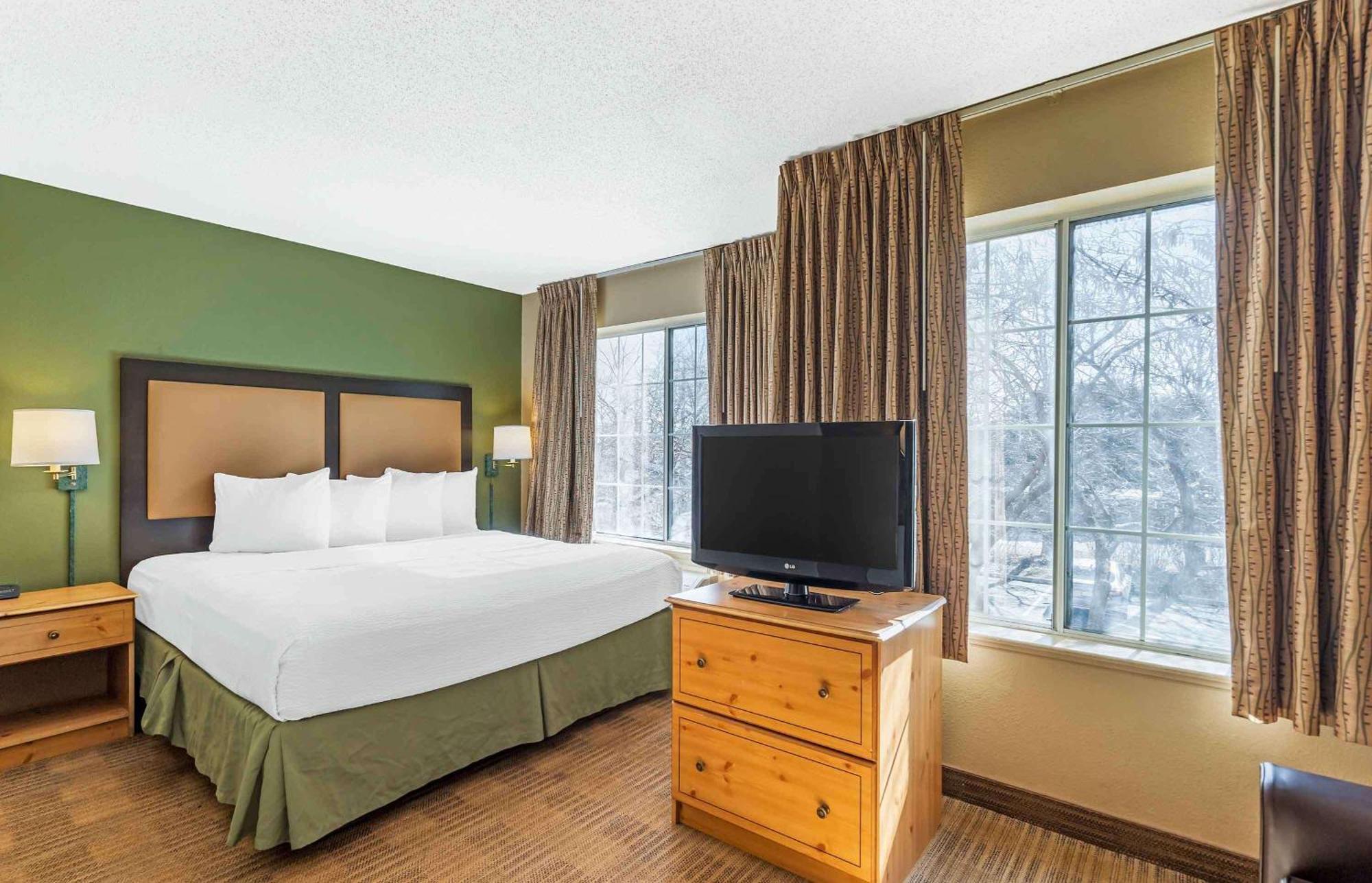 Extended Stay America Select Suites - Chicago - Naperville - East Exterior photo