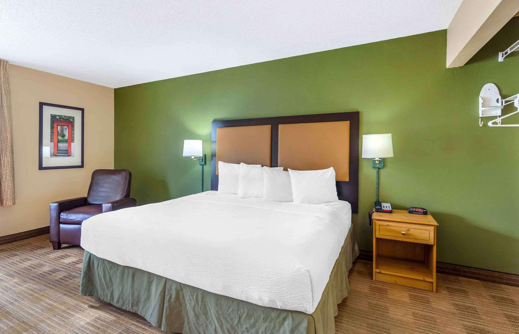 Extended Stay America Select Suites - Chicago - Naperville - East Exterior photo
