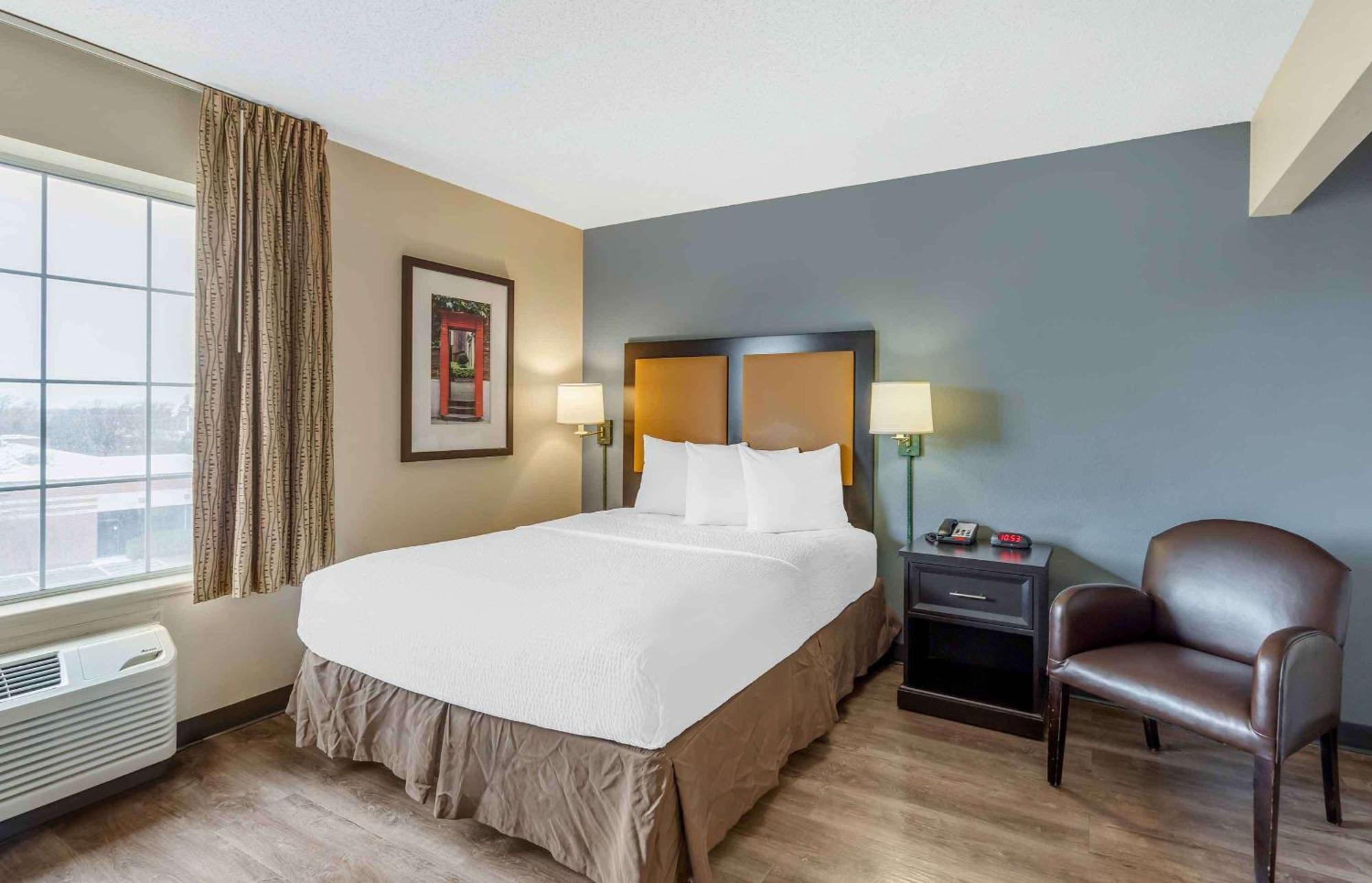 Extended Stay America Select Suites - Chicago - Naperville - East Exterior photo